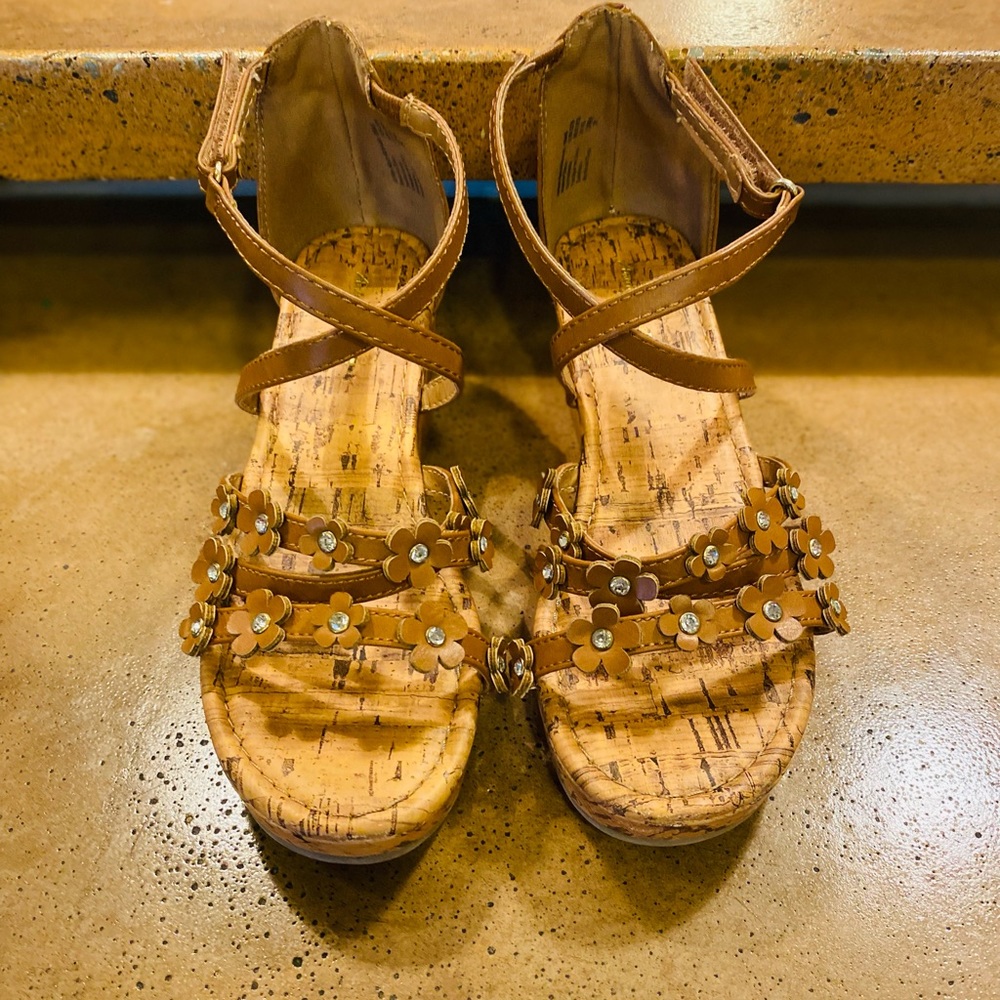 American Eagle Big Girls Wedges
